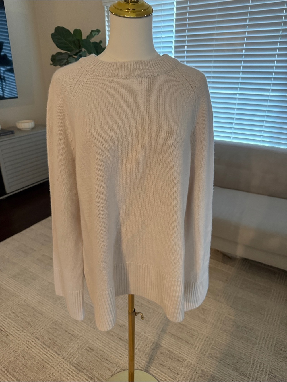 Cashmere Classic Women's Crewneck Sweater - Cream